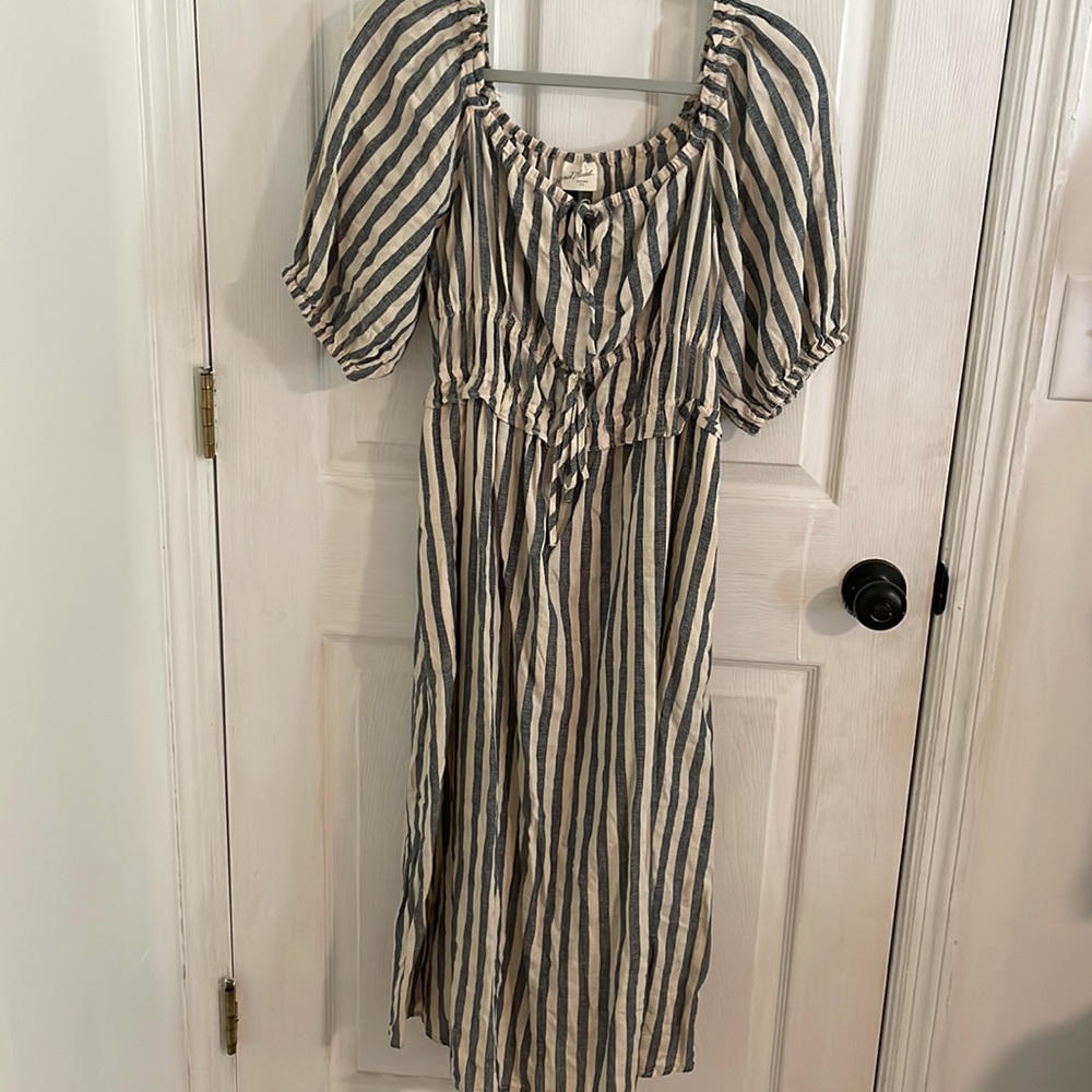 Universal Thread midi dress size medium